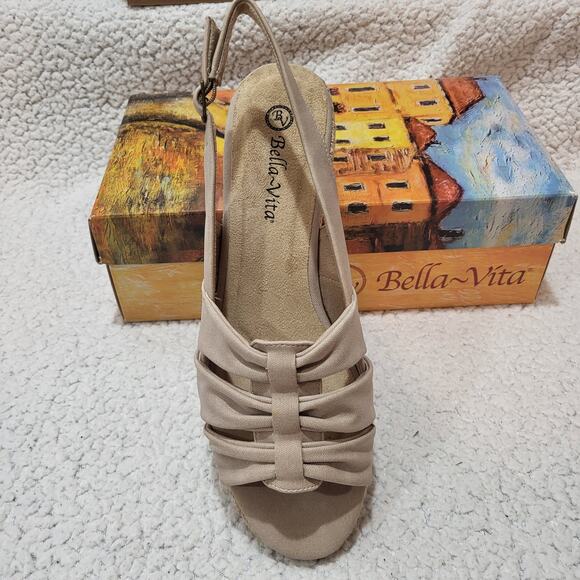 NEW Bella Vita Women's Cheerful Wedge Sandal, Natural Linen Print SIZE 10 - Picture 1 of 8